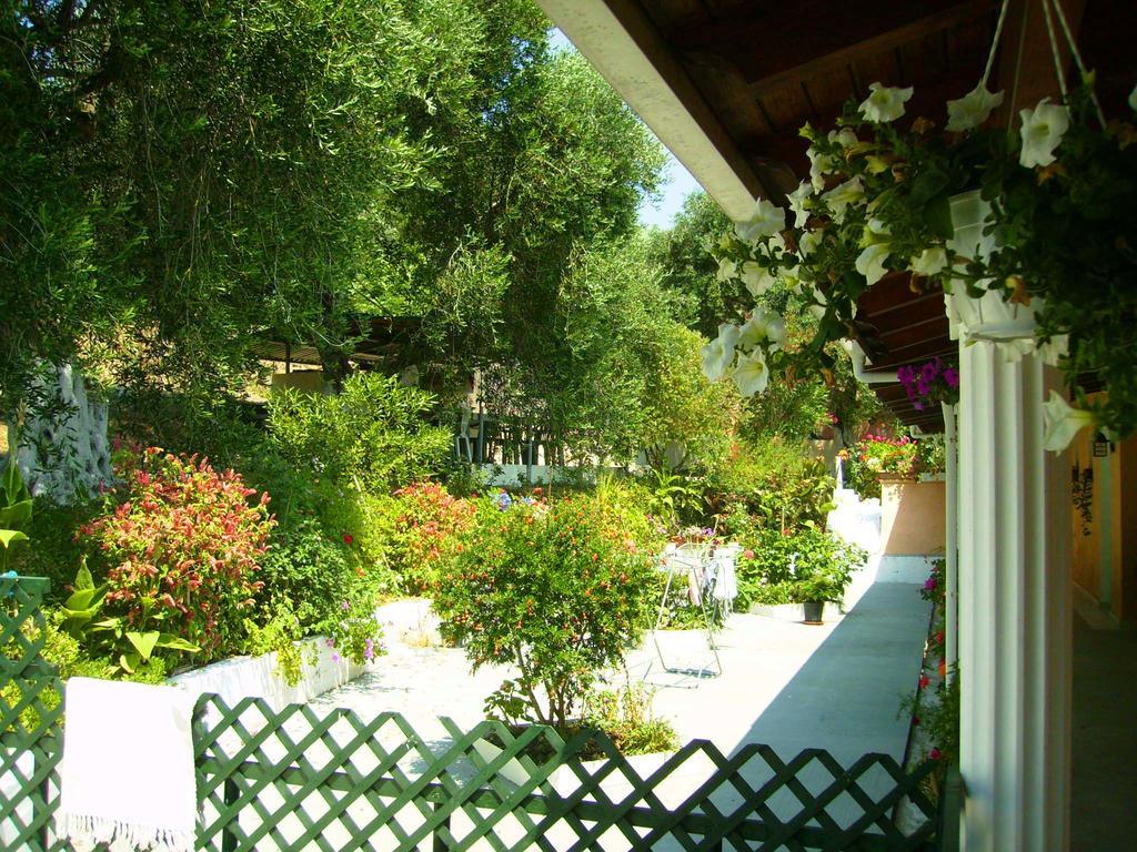 Marika Garden Studios Moraitika Exterior photo